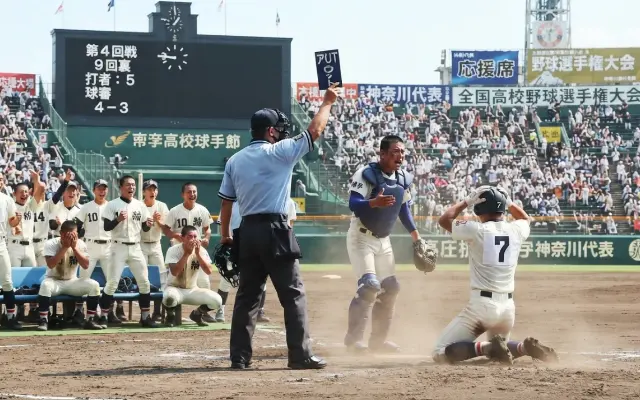 【高校野球】センバツ王者の大阪桐蔭さん、4回戦で史上最悪レベルの物議判定を喰らい敗退してしまう…のサムネイル